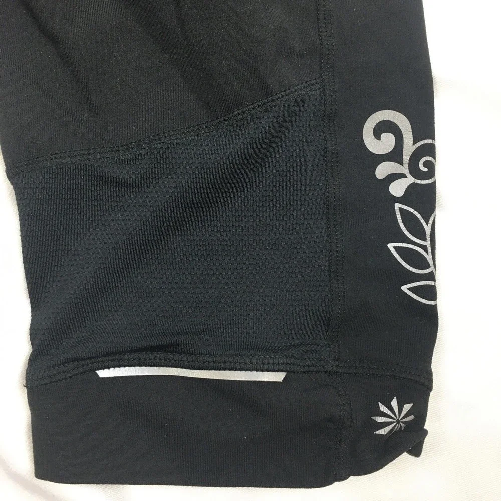 Athleta Women MEDIUM Black Capri Leggings Pants‎ Athletic Yoga #268505